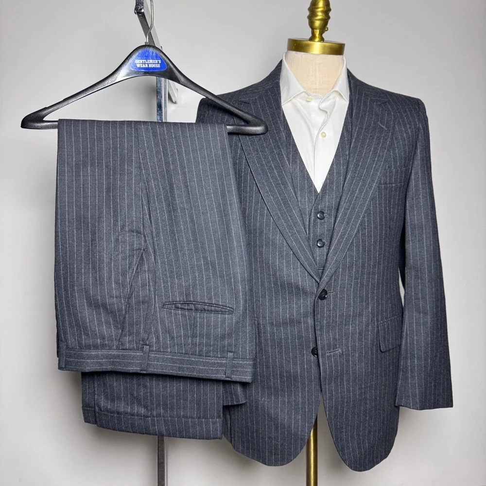 Gentlemen's Wear House 3-Piece Suit Mens 40R W33 Gray Pinstripe Wool USA Made